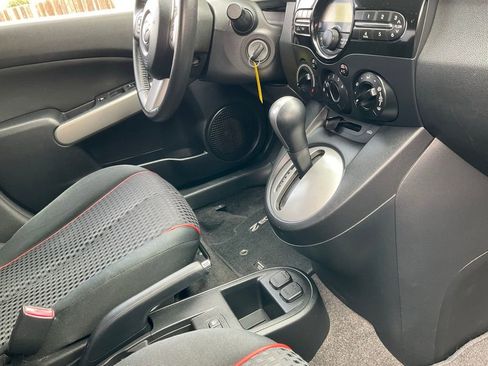 Used 2013 MAZDA MAZDA2 Touring image 65