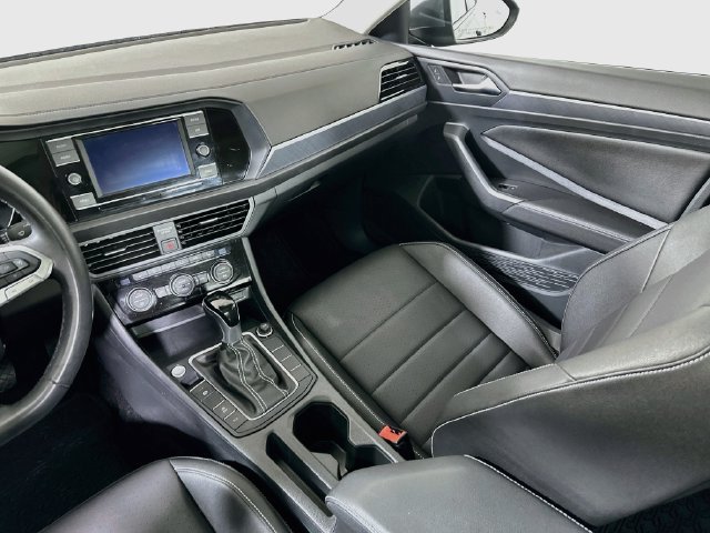Certified 2024 Volkswagen Jetta SE w/ Panoramic Sunroof Package FWD image 24