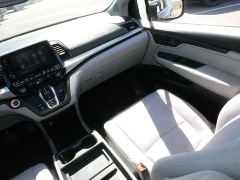 Certified 2018 Honda Odyssey EX image 11