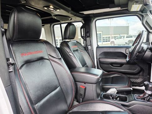 Used 2019 Jeep Wrangler Unlimited Rubicon image 34
