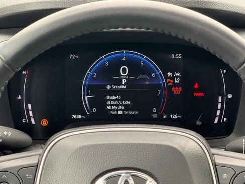 Used 2024 Toyota Corolla Cross XLE image 13