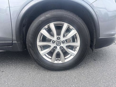 Used 2020 Nissan Rogue SV FWD image 11