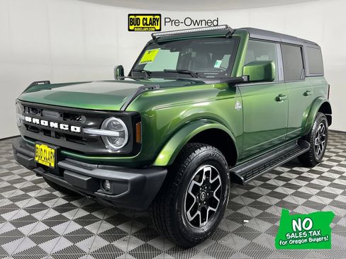 Used 2025 Ford Bronco Outer Banks AWD/4WD image 1