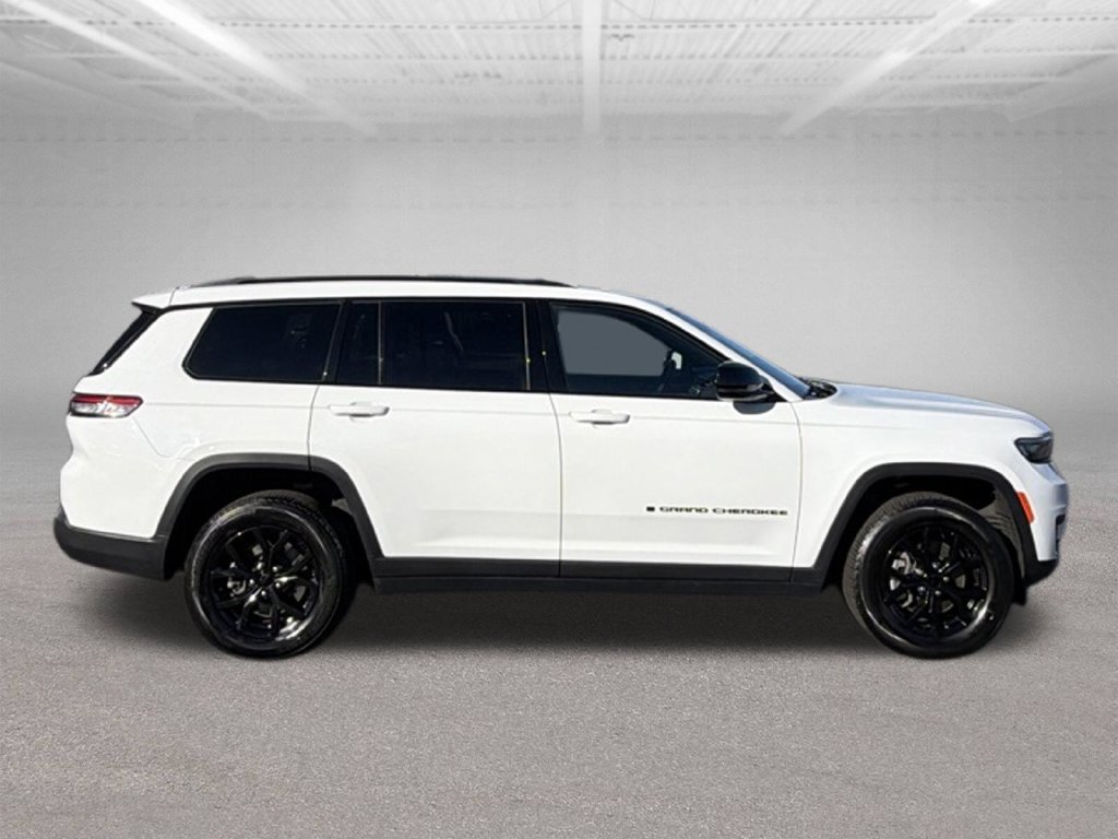 Used 2024 Jeep Grand Cherokee L Laredo AWD/4WD image 13