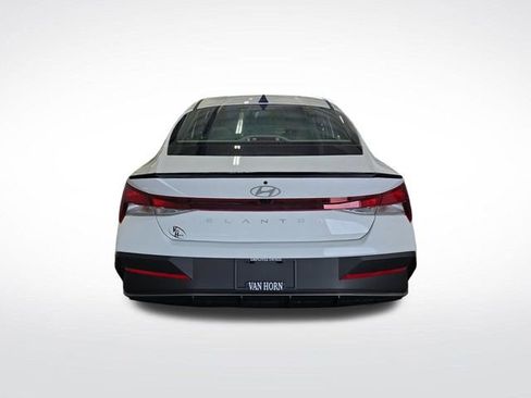 New 2025 Hyundai Elantra Sport image 11