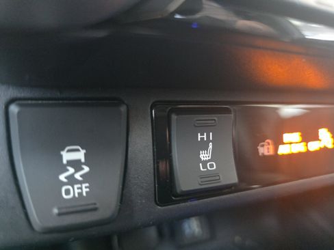 Used 2024 Toyota RAV4 XSE AWD/4WD image 23