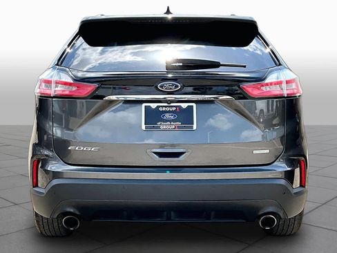 Used 2020 Ford Edge SE FWD image 5
