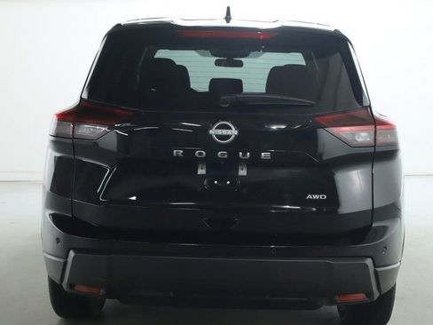 Certified 2025 Nissan Rogue SV image 42