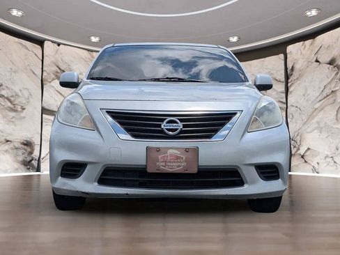 Used 2013 Nissan Versa SV FWD image 20