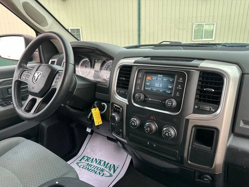 Used 2017 RAM 1500 Classic SLT AWD/4WD image 29