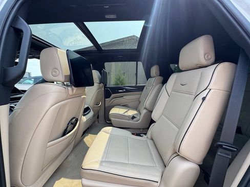 Used 2021 Cadillac Escalade Premium Luxury w/ Driver Assist Tech Package AWD/4WD image 32