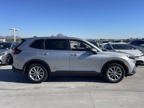 Used 2024 Honda CR-V EX-L image 3