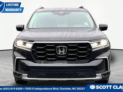 Used 2025 Honda Pilot Elite image 2