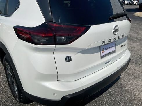 Certified 2024 Nissan Rogue SV AWD/4WD image 33