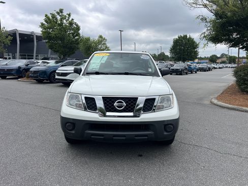 Used 2014 Nissan Frontier S RWD image 2