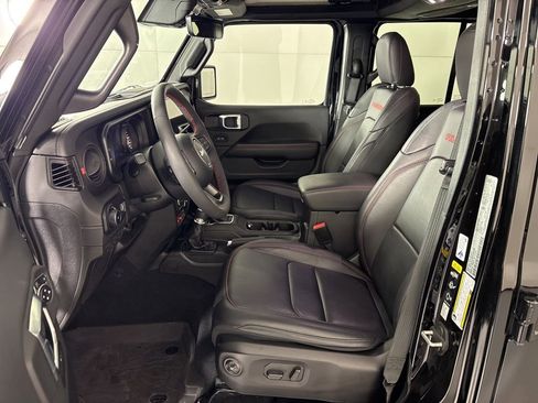 Used 2024 Jeep Wrangler Unlimited Rubicon image 25