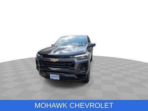 Used 2024 Chevrolet Colorado LT w/ LT Convenience Package III AWD/4WD image 3