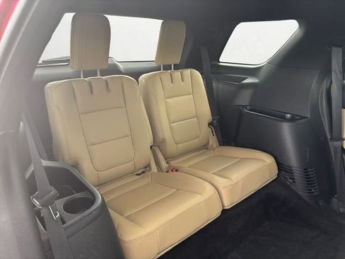 Used 2017 Ford Explorer Limited image 23