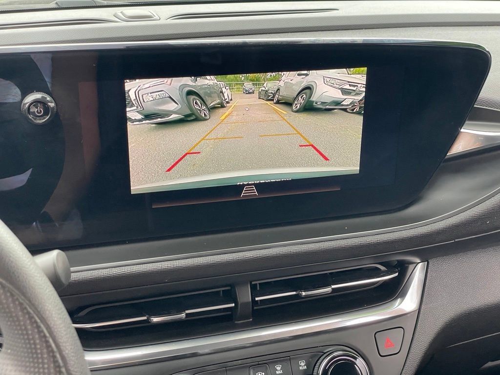 Used 2024 Buick Envista Preferred w/ Advanced Safety Package FWD image 18