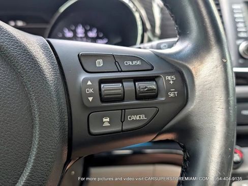 Used 2021 Kia Sedona EX w/ EX Premium Package image 45