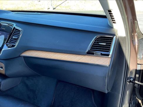 Used 2023 Volvo XC90 B6 Plus w/ Protection Package Premier image 19