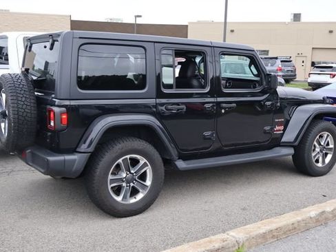 Used 2021 Jeep Wrangler Unlimited Sahara w/ Cold Weather Group AWD/4WD image 6