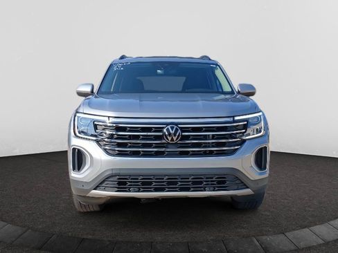 Certified 2025 Volkswagen Atlas SE FWD image 2