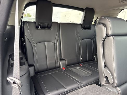 Used 2024 INFINITI QX60 Luxe image 24