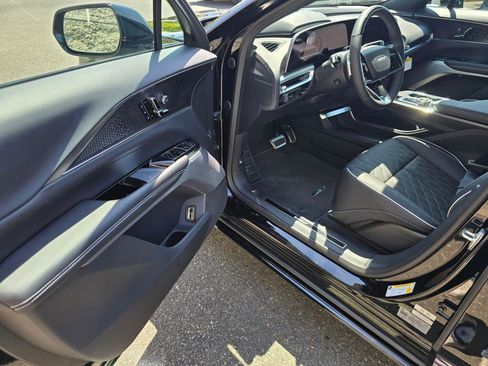 New 2026 Cadillac Lyriq V AWD/4WD image 23