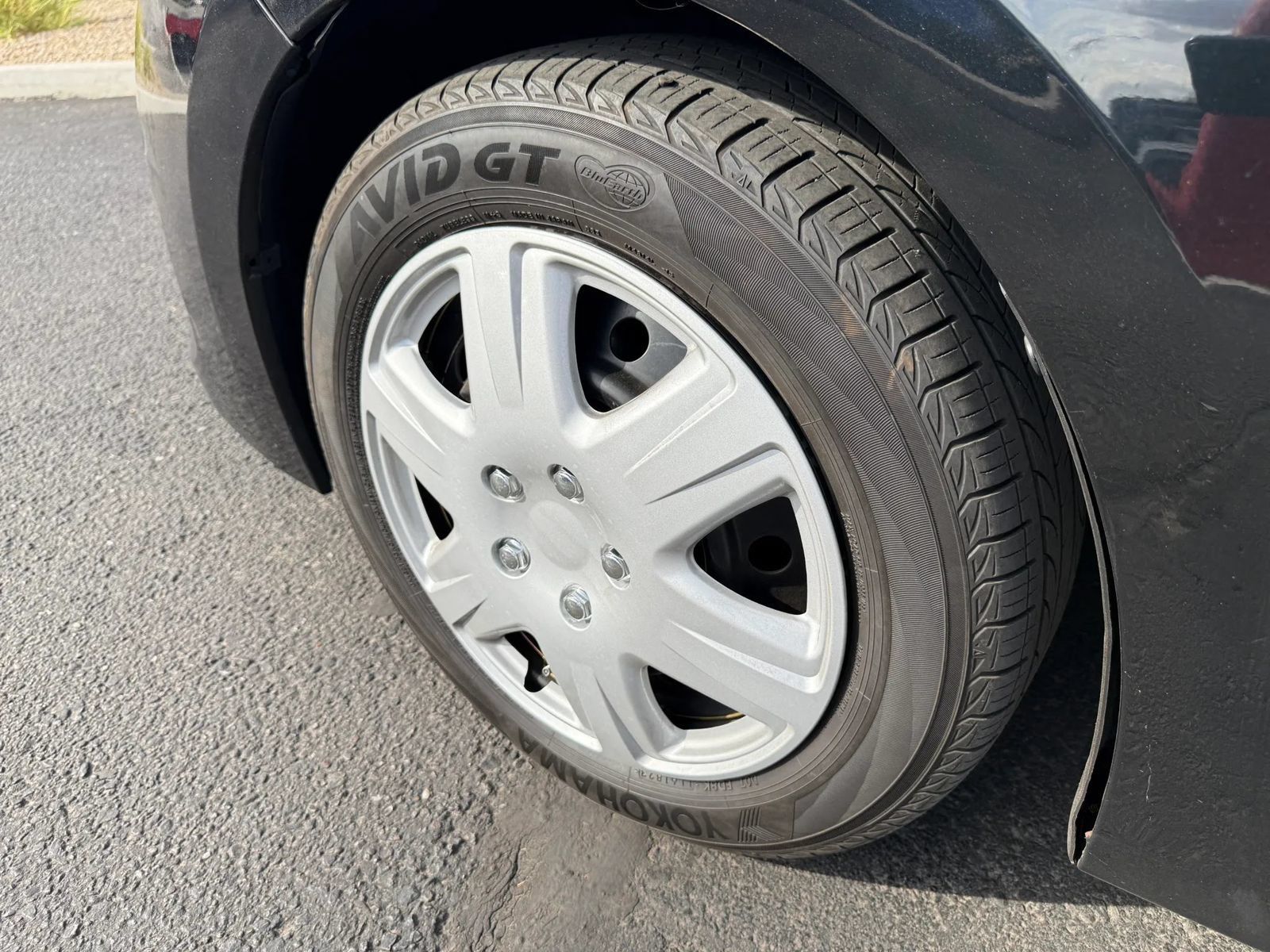 Used 2018 Toyota Corolla LE FWD image 18