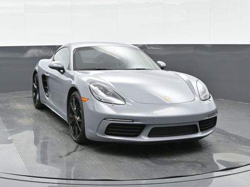 Certified 2024 Porsche 718 Cayman image 10