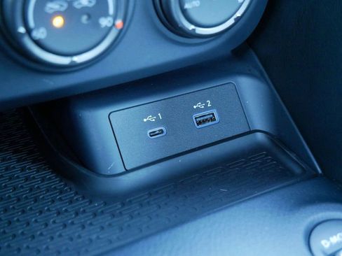 Used 2024 Nissan Z Performance w/ Floor Mat Package image 26