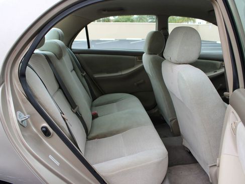 Used 2005 Toyota Corolla CE FWD image 18