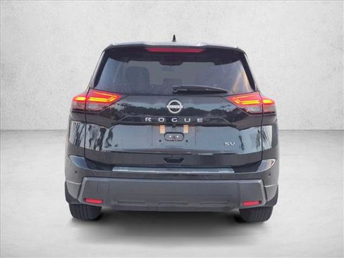Used 2024 Nissan Rogue SV FWD image 6