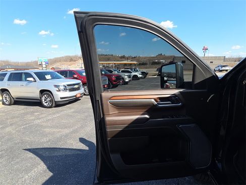 Used 2024 GMC Sierra 2500 Denali w/ Denali Reserve Package image 14