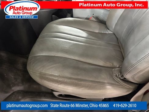 Used 2017 Chevrolet Express 3500 Extended RWD image 12