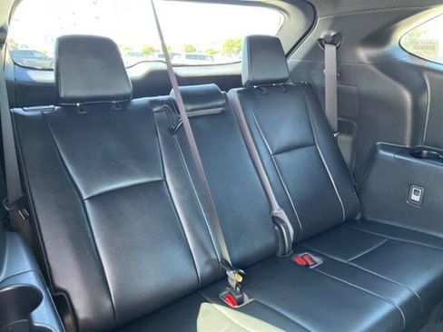 Used 2022 Toyota Highlander XSE image 12