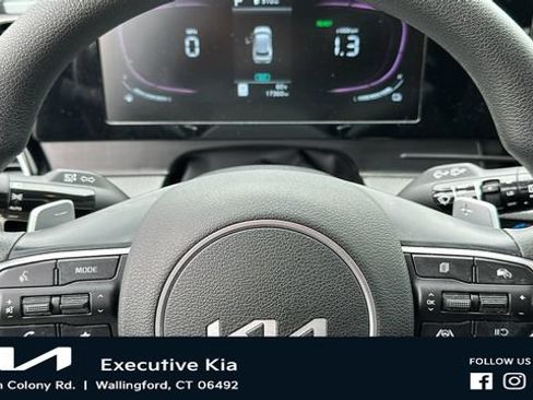 Used 2023 Kia Sportage LX AWD/4WD image 11