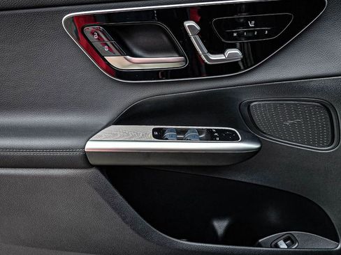 New 2026 Mercedes-Benz GLC 300 4MATIC image 11