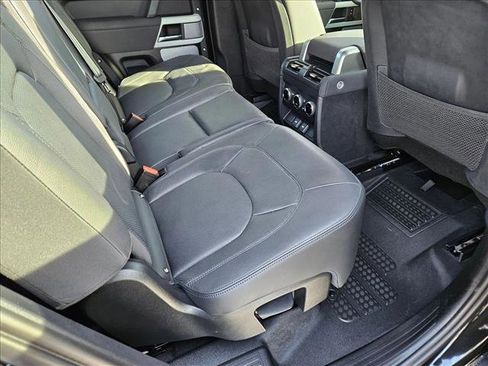 Used 2023 Land Rover Defender 130 SE image 20