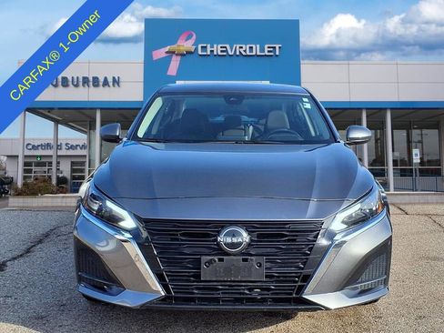 Used 2023 Nissan Altima 2.5 SV image 2