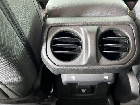 Used 2025 Jeep Wrangler Unlimited Sahara w/ Safety Group AWD/4WD image 21