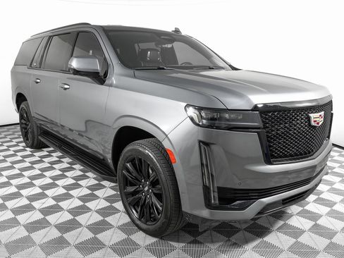 Used 2021 Cadillac Escalade ESV Sport Platinum image 3