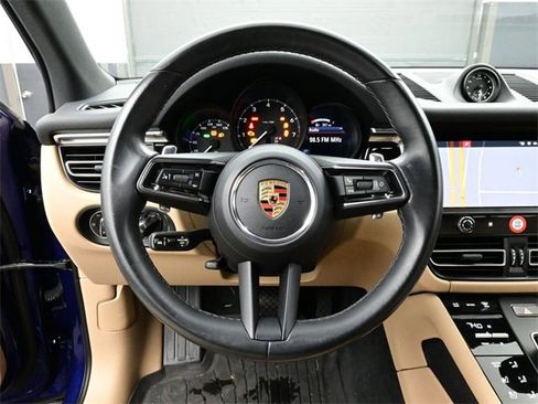 Used 2024 Porsche Macan image 8