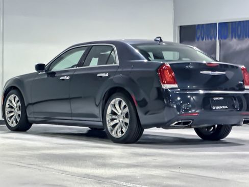 Used 2018 Chrysler 300 Limited w/ Safetytec Plus Group RWD image 3