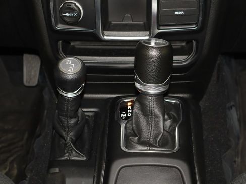 Used 2022 Jeep Gladiator Sport AWD/4WD image 27