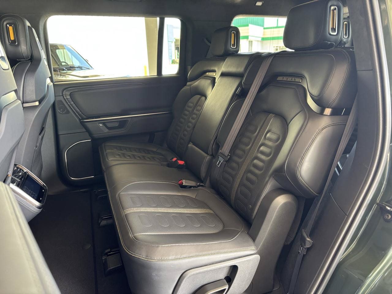 Used 2025 Rivian R1S Adventure Dual AWD/4WD image 26