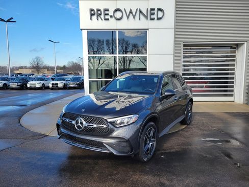 Used 2025 Mercedes-Benz GLC 300 4MATIC image 1