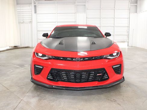 Used 2018 Chevrolet Camaro SS RWD image 3