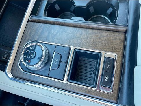 Used 2020 Ford Expedition Platinum image 17